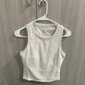 White Sleeveless Fitted Crop Tank Top With Built-In Bra Pads